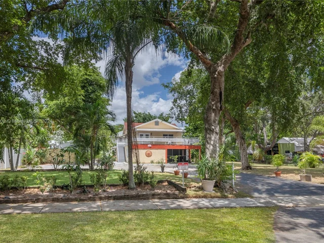 30 SW 5th St # 1, Dania Beach FL 33004