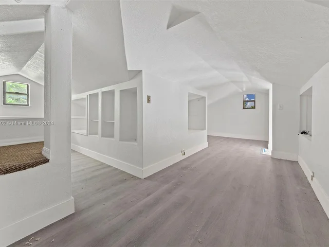 30 SW 5th St # 1, Dania Beach FL 33004