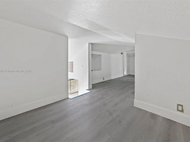 30 SW 5th St # 1, Dania Beach FL 33004