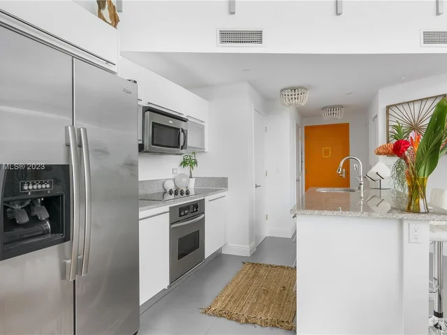 888 Biscayne Blvd # 905, Miami FL 33132