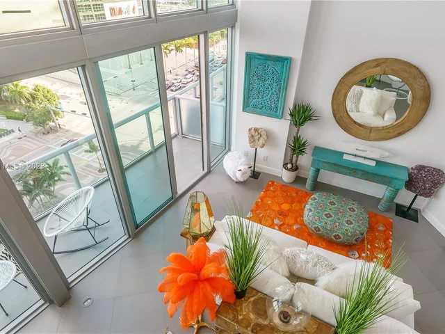 888 Biscayne Blvd # 905, Miami FL 33132