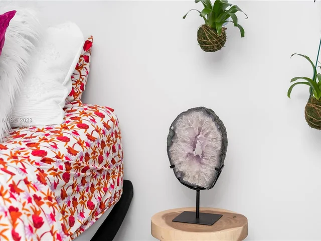 888 Biscayne Blvd # 905, Miami FL 33132