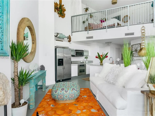 888 Biscayne Blvd # 905, Miami FL 33132