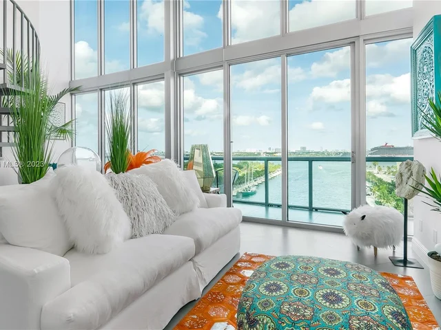 888 Biscayne Blvd # 905, Miami FL 33132