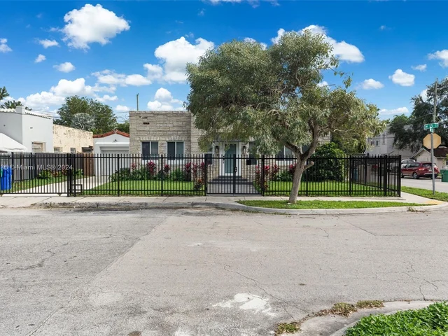 923 SW 13th Ct, Miami FL 33135