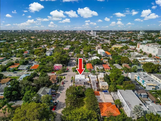 923 SW 13th Ct, Miami FL 33135