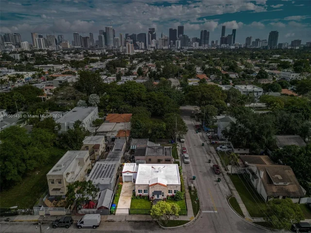 923 SW 13th Ct, Miami FL 33135