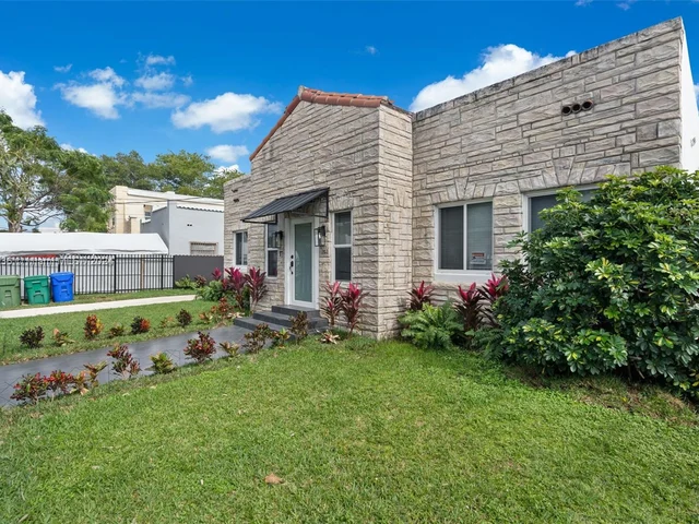 923 SW 13th Ct, Miami FL 33135