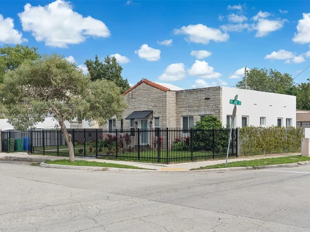 923 SW 13th Ct, Miami FL 33135