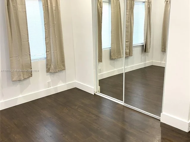 923 SW 13th Ct, Miami FL 33135