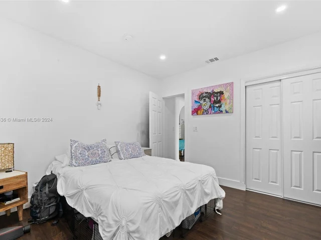 923 SW 13th Ct, Miami FL 33135