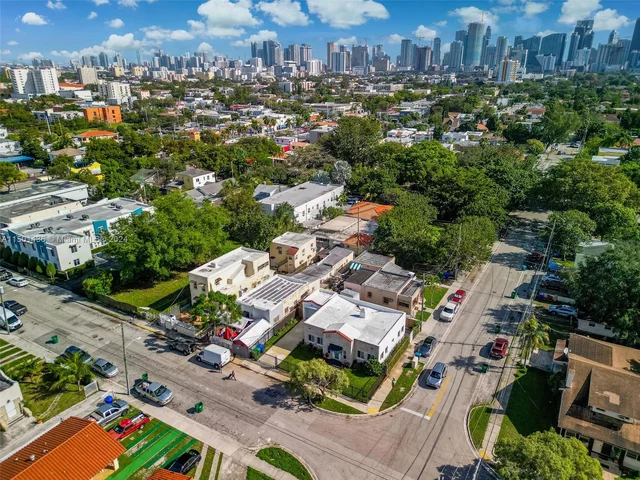 923 SW 13th Ct, Miami FL 33135