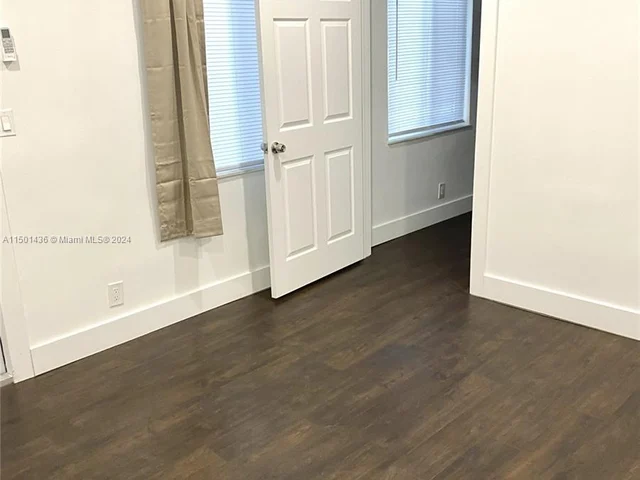 923 SW 13th Ct, Miami FL 33135