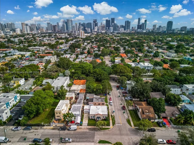 923 SW 13th Ct, Miami FL 33135