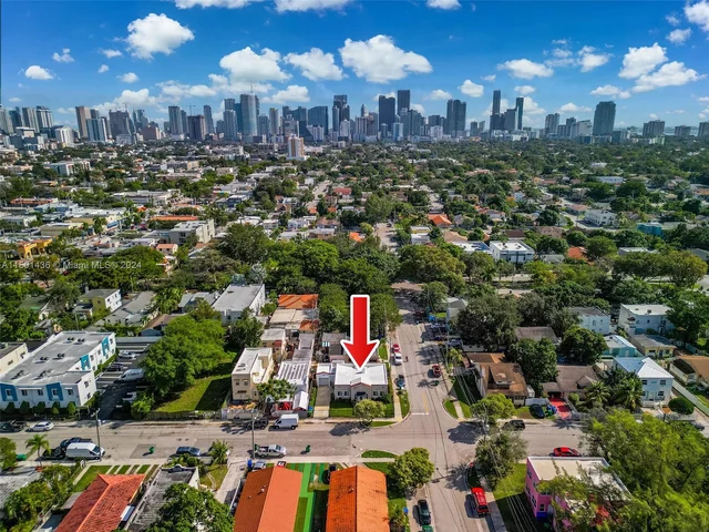 923 SW 13th Ct, Miami FL 33135