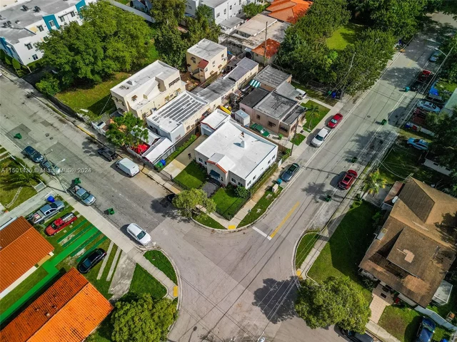 923 SW 13th Ct, Miami FL 33135