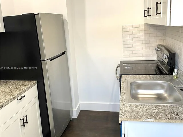 923 SW 13th Ct, Miami FL 33135