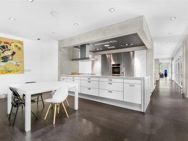 1606 S Bayshore Dr, Miami FL 33133