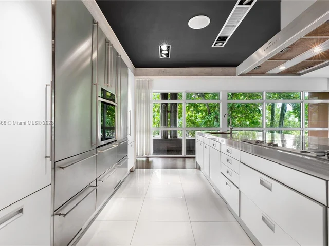 1606 S Bayshore Dr, Miami FL 33133