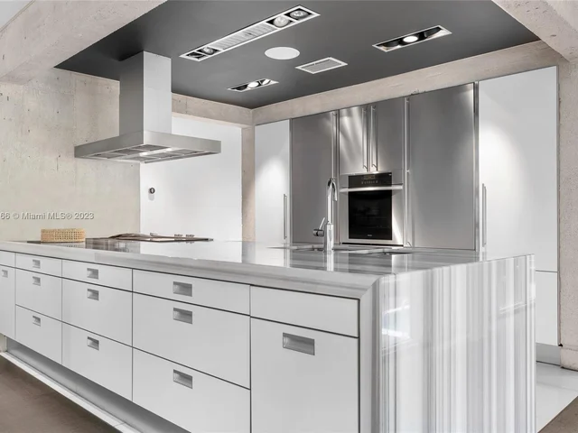 1606 S Bayshore Dr, Miami FL 33133