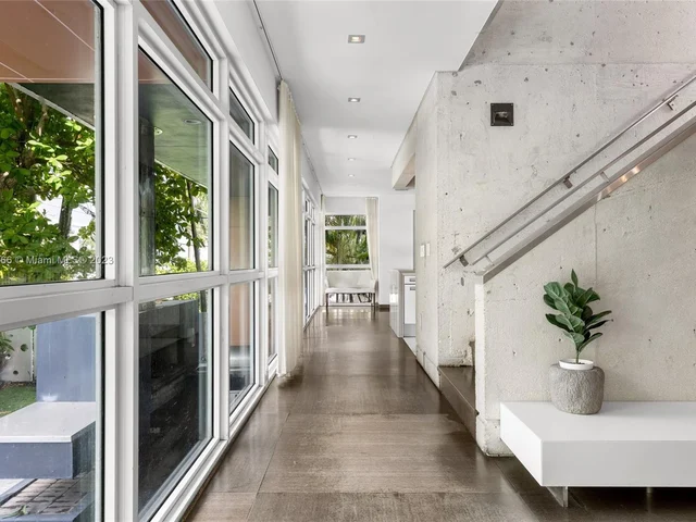 1606 S Bayshore Dr, Miami FL 33133