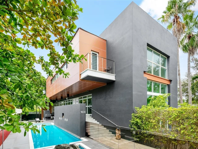 1606 S Bayshore Dr, Miami FL 33133