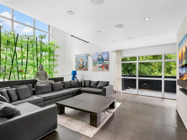 1606 S Bayshore Dr, Miami FL 33133