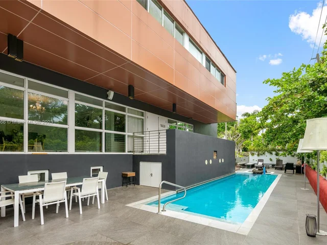 1606 S Bayshore Dr, Miami FL 33133