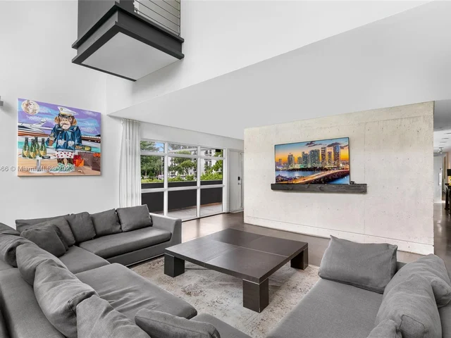 1606 S Bayshore Dr, Miami FL 33133