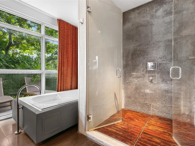 1606 S Bayshore Dr, Miami FL 33133