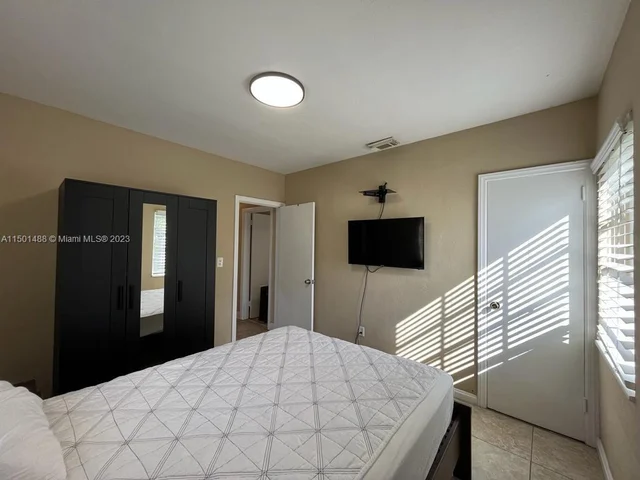 1414 NE 178th St, North Miami Beach FL 33162