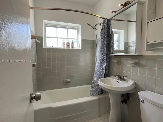 1414 NE 178th St, North Miami Beach FL 33162