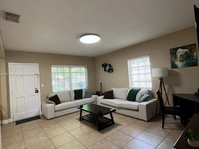 1414 NE 178th St, North Miami Beach FL 33162