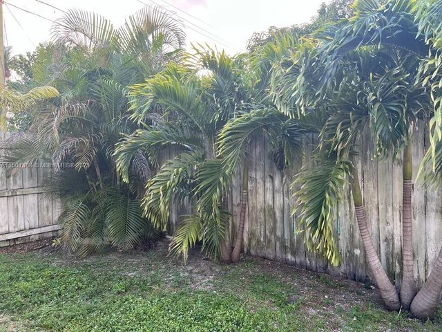 1414 NE 178th St, North Miami Beach FL 33162