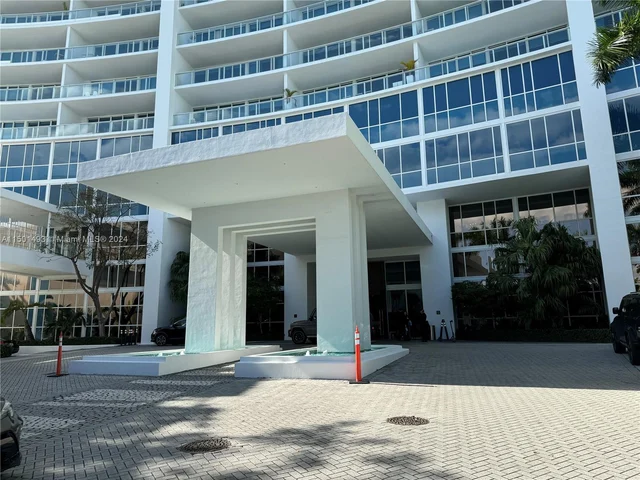 2020 N Bayshore Dr # 801, Miami FL 33137