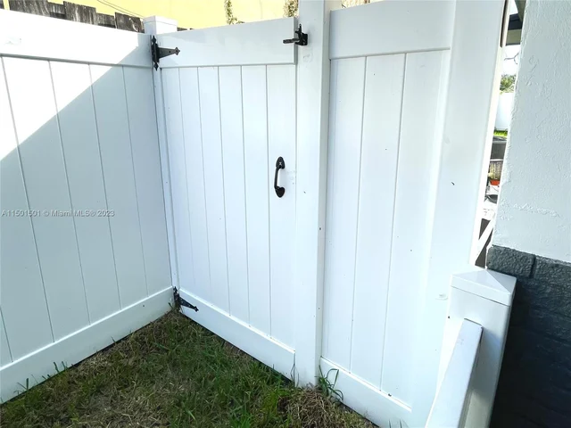 2210 Cody St, Hollywood FL 33020