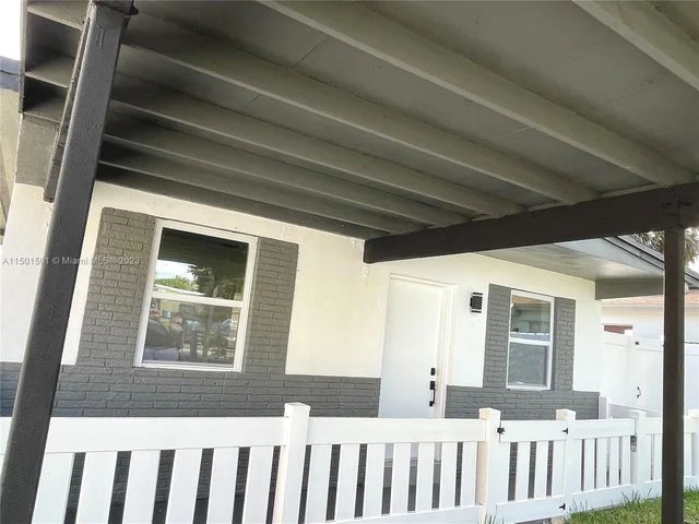 2210 Cody St, Hollywood FL 33020