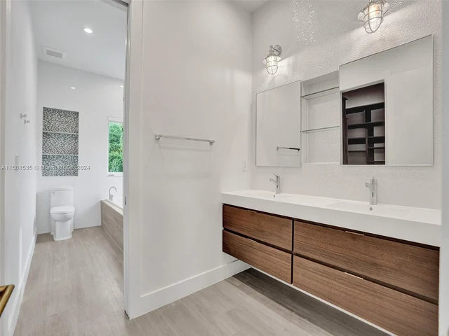 5180 La Gorce Dr, Miami Beach FL 33140