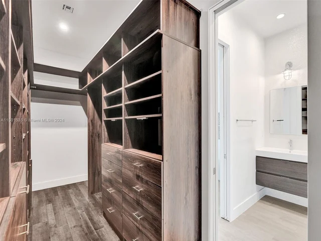 5180 La Gorce Dr, Miami Beach FL 33140