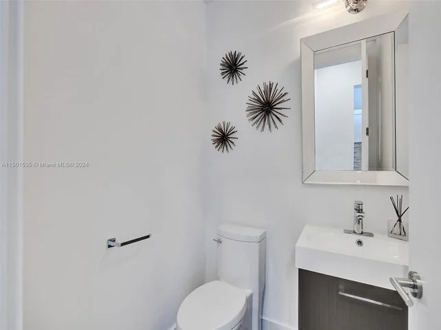 5180 La Gorce Dr, Miami Beach FL 33140