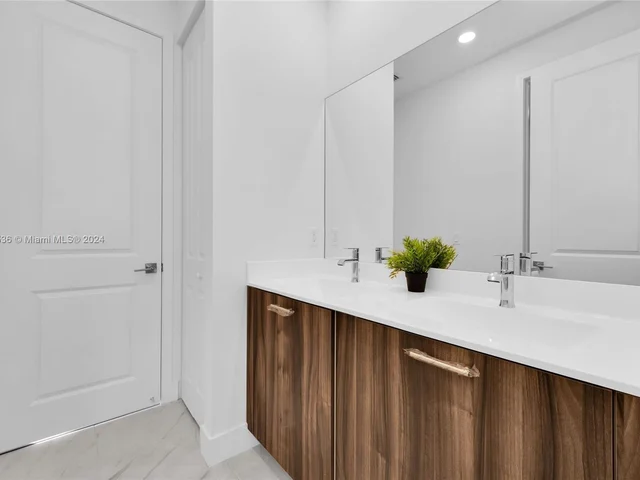 12116 SW 82 PL, Miami FL 33156