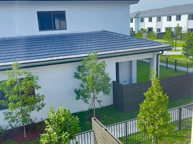 12116 SW 82 PL, Miami FL 33156