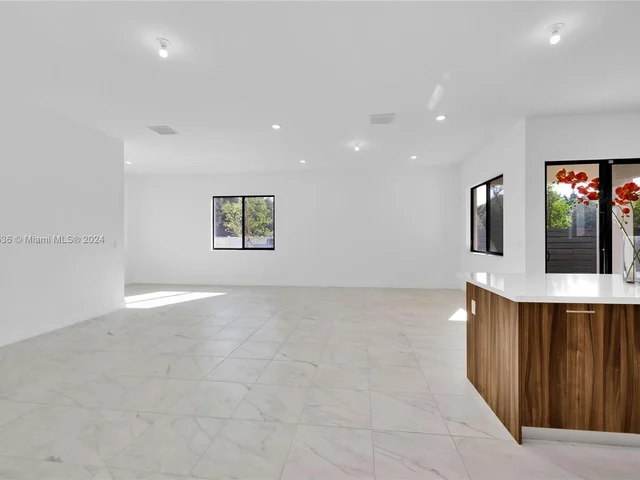 12116 SW 82 PL, Miami FL 33156