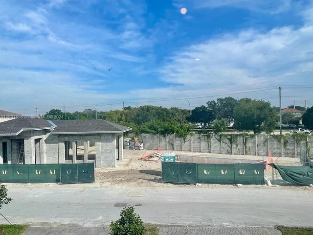 12116 SW 82 PL, Miami FL 33156