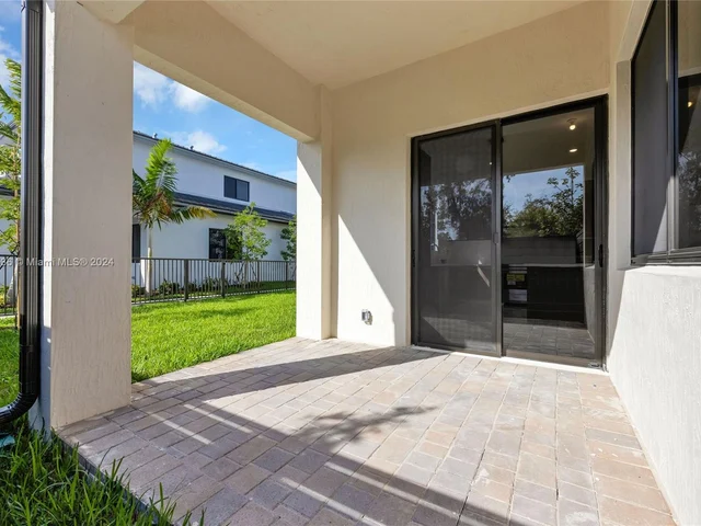 12116 SW 82 PL, Miami FL 33156