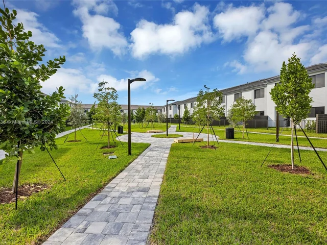 12116 SW 82 PL, Miami FL 33156