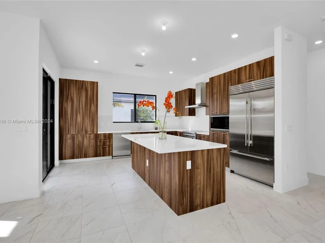 12116 SW 82 PL, Miami FL 33156