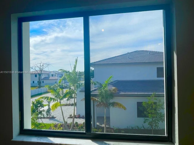 12116 SW 82 PL, Miami FL 33156