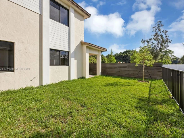 12116 SW 82 PL, Miami FL 33156