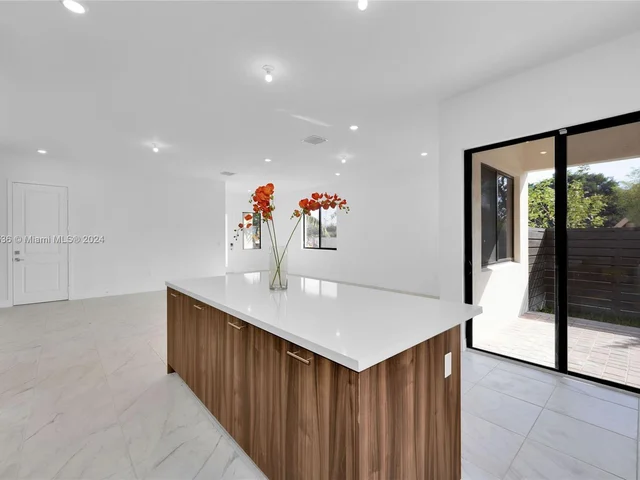 12116 SW 82 PL, Miami FL 33156